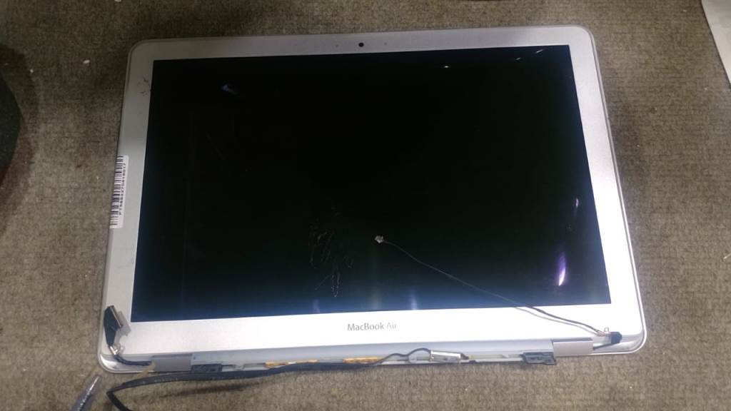 Pulled Top Apple Macbook Air 13 inch A1304/ A1237
