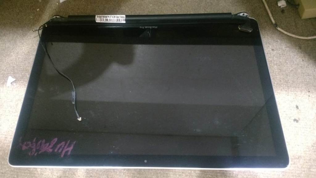 Pulled Top Apple Macbook Pro 15 A1286|Glass|3 Antena
