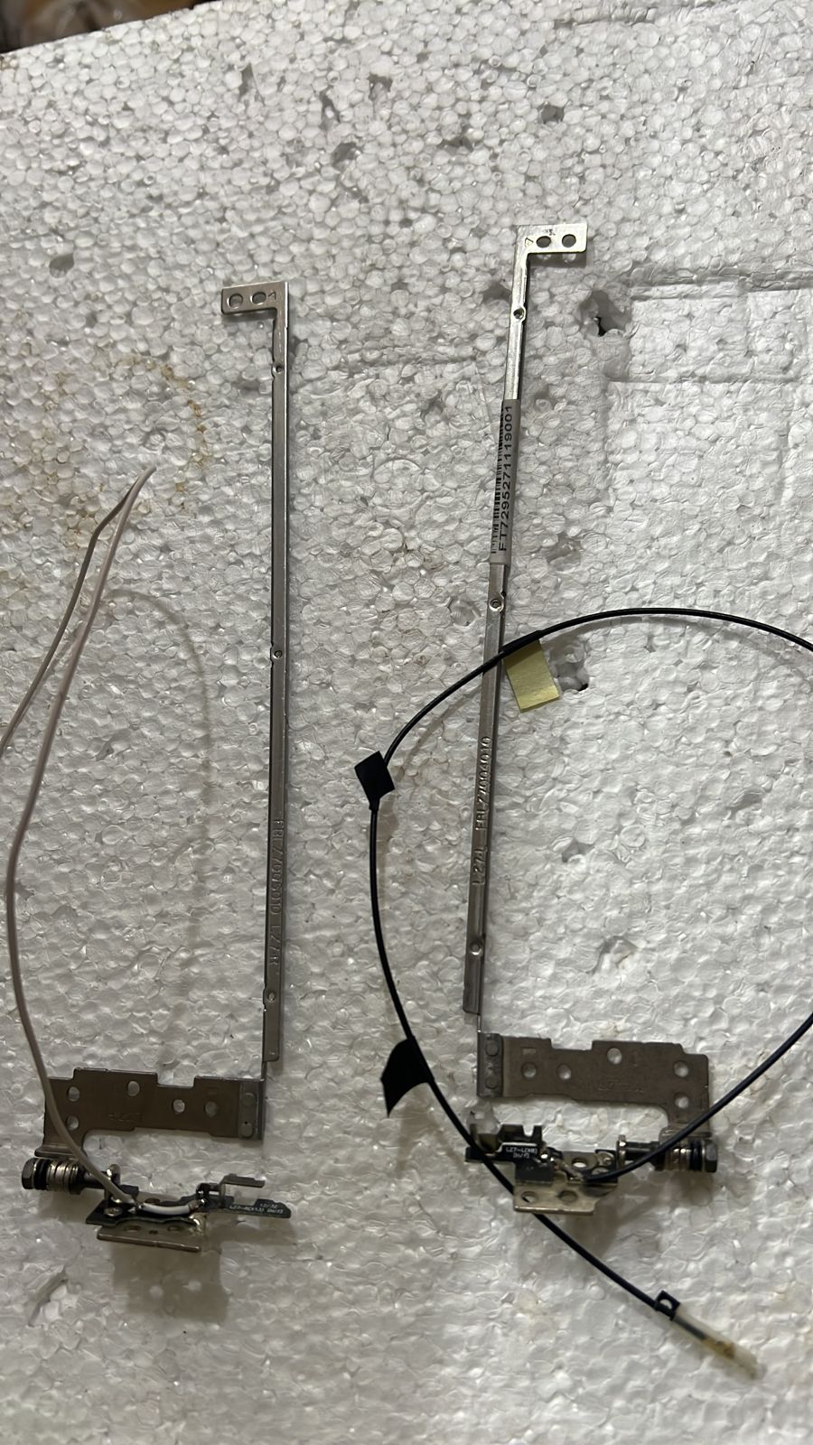 Hinge Lenovo IdeaPad U310 | R/L (With Antenna Cable) [6928]
